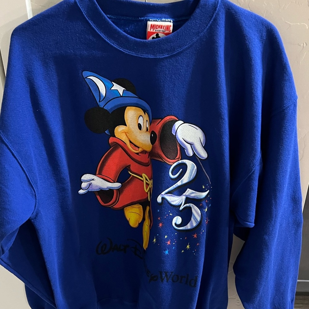 Disney VINTAGE Mickey, Inc crewneck! Pristine condition